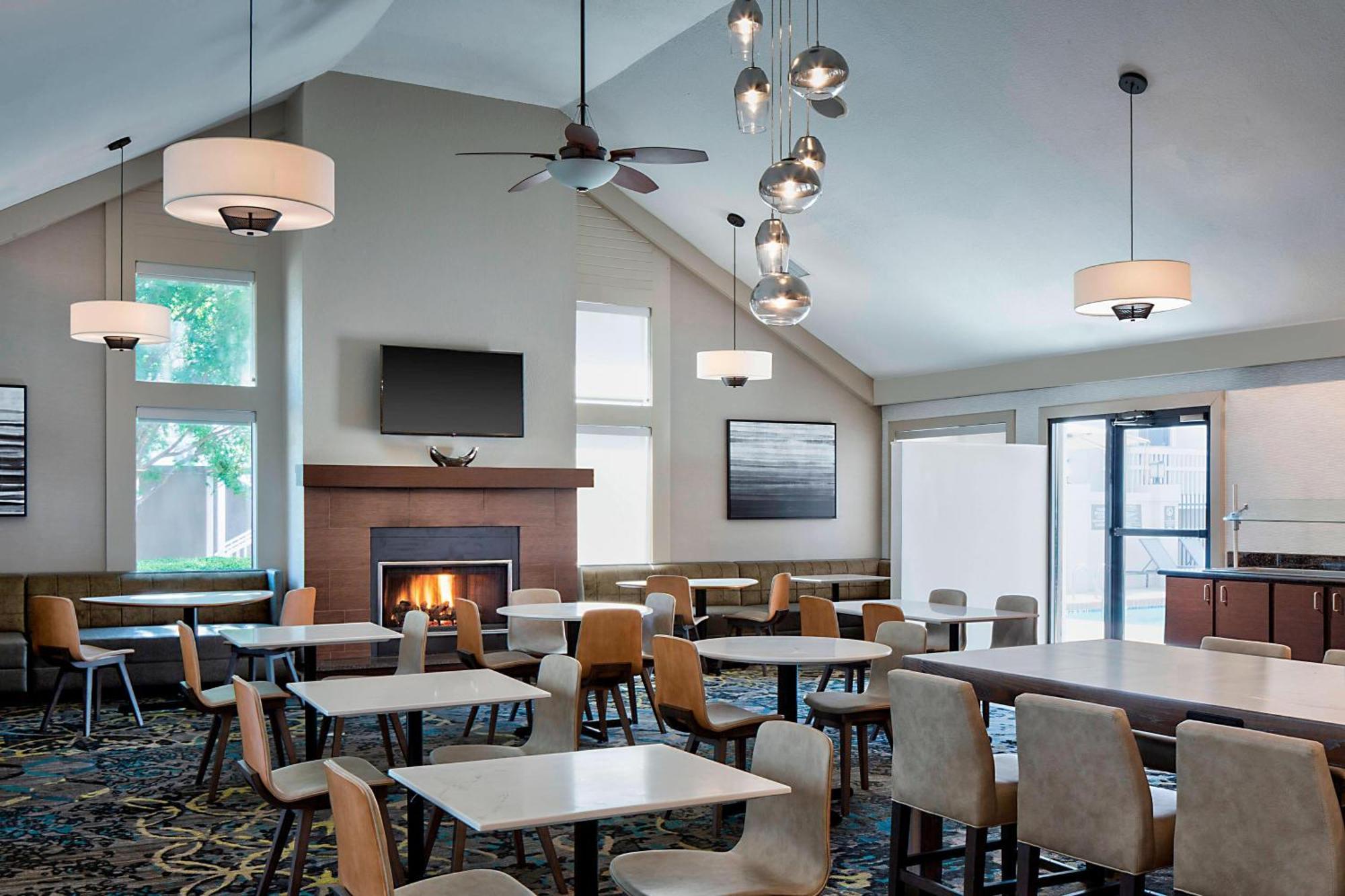 Residence Inn Dallas Las Colinas Irving Bagian luar foto